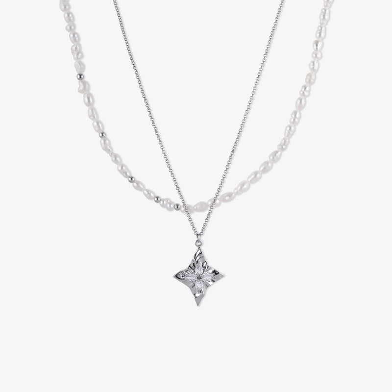 Four-pointed Star Necklace with Pearl